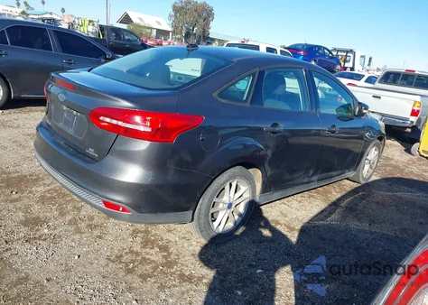 2016 Ford Focus Se z USA, uszkodzony, nr VIN 1FADP3F26GL382895